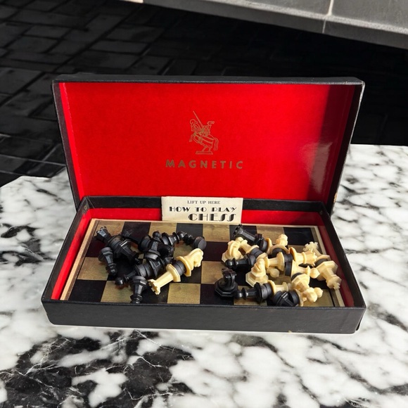 Vintage Remotrol Magnetic Travel Chess Board Game Set COMPLETE Original Box & - Picture 2 of 10